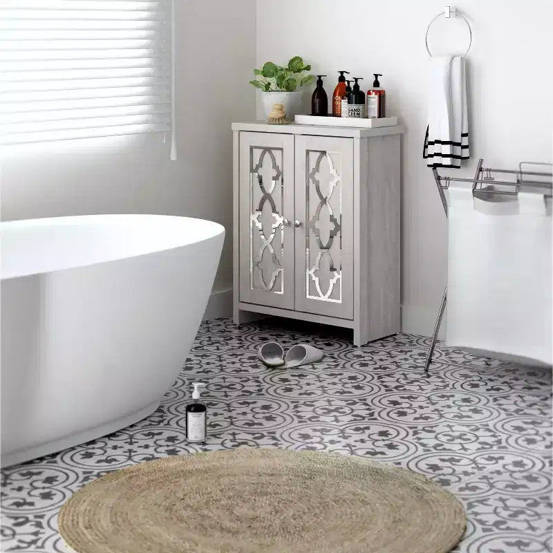 Meuble de salle de bain autoportant avec portes miroir – Chêne gris poussière, 25" L